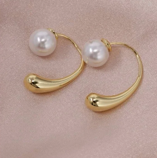 Justine Pearl Geometric Earrings